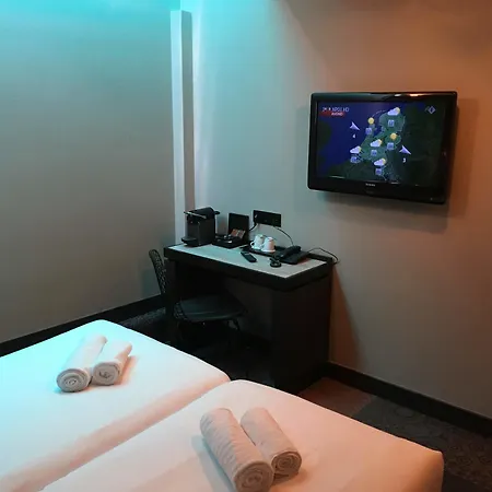 阿尔弗雷德酒店 3*