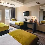 The Alfred Hotel