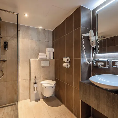 The Alfred 3*