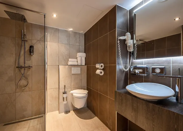 מלון The Alfred 3*