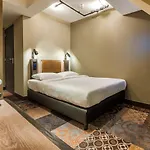 The Alfred 3*
