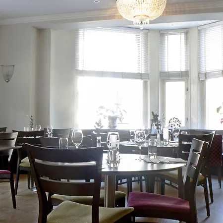 Отель The Alfred 3*